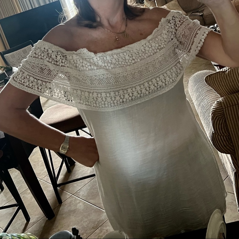 ZARA Trafaluc White Boho All around Ruffle & Lace Neckline